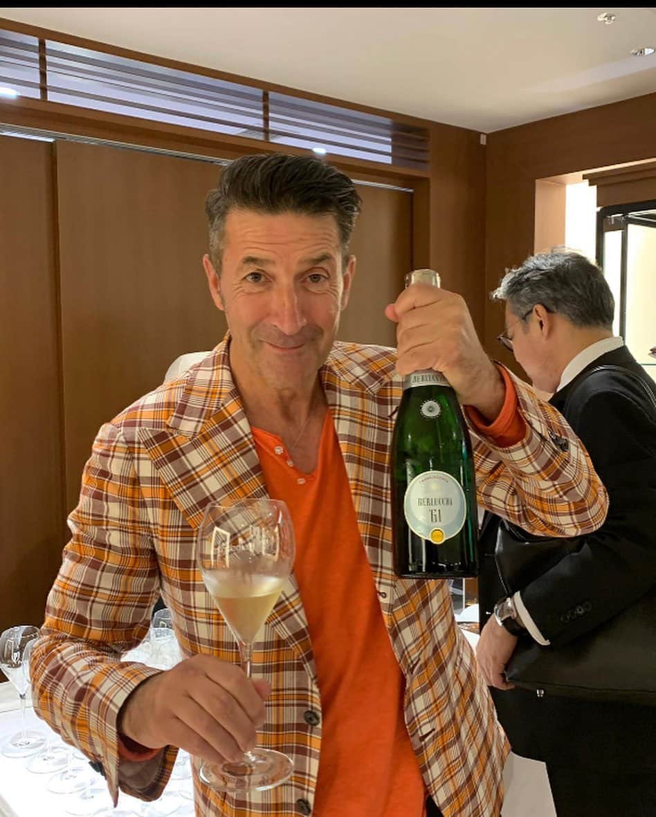 パンツェッタ・ジローラモさんのインスタグラム写真 - (パンツェッタ・ジローラモInstagram)「franciacorta bar in #Hankyumans ginza #franciacortawine #festivalfranciacorta #autodromofranciacorta #autodromodifranciacorta #franciacortacircuit #franciacortalovers #franciacortaoutletvillage #franciacortando #villafranciacorta #franciacortaoutlet #sebinoefranciacorta #padernofranciacorta #franciacortabrut #franciacortawines #franciacortarosè #franciacortawedding #franciacortadocg #bellavistafranciacorta #franciacortasaten #franciacortainfiore #relaisfranciacorta #atleticafranciacorta #franciacortafestival #franciacortarallyshow #franciacortasupercars #franciacortagolfclub」8月2日 12時03分 - girolamo.me