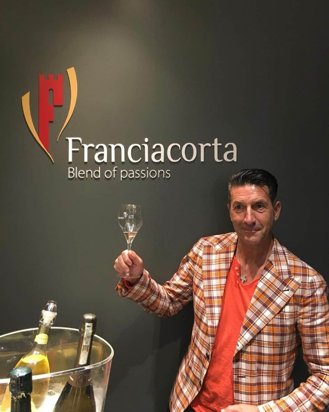 パンツェッタ・ジローラモさんのインスタグラム写真 - (パンツェッタ・ジローラモInstagram)「franciacorta bar in #Hankyumans ginza #franciacortawine #festivalfranciacorta #autodromofranciacorta #autodromodifranciacorta #franciacortacircuit #franciacortalovers #franciacortaoutletvillage #franciacortando #villafranciacorta #franciacortaoutlet #sebinoefranciacorta #padernofranciacorta #franciacortabrut #franciacortawines #franciacortarosè #franciacortawedding #franciacortadocg #bellavistafranciacorta #franciacortasaten #franciacortainfiore #relaisfranciacorta #atleticafranciacorta #franciacortafestival #franciacortarallyshow #franciacortasupercars #franciacortagolfclub」8月2日 12時03分 - girolamo.me