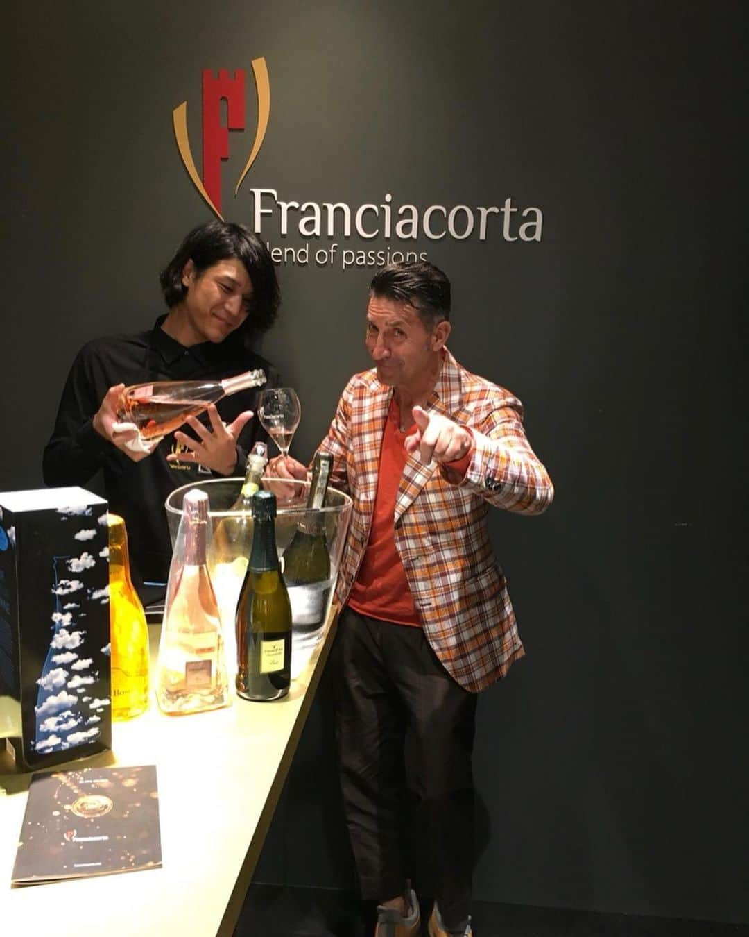 パンツェッタ・ジローラモさんのインスタグラム写真 - (パンツェッタ・ジローラモInstagram)「franciacorta bar in #Hankyumans ginza #franciacortawine #festivalfranciacorta #autodromofranciacorta #autodromodifranciacorta #franciacortacircuit #franciacortalovers #franciacortaoutletvillage #franciacortando #villafranciacorta #franciacortaoutlet #sebinoefranciacorta #padernofranciacorta #franciacortabrut #franciacortawines #franciacortarosè #franciacortawedding #franciacortadocg #bellavistafranciacorta #franciacortasaten #franciacortainfiore #relaisfranciacorta #atleticafranciacorta #franciacortafestival #franciacortarallyshow #franciacortasupercars #franciacortagolfclub」8月2日 12時03分 - girolamo.me