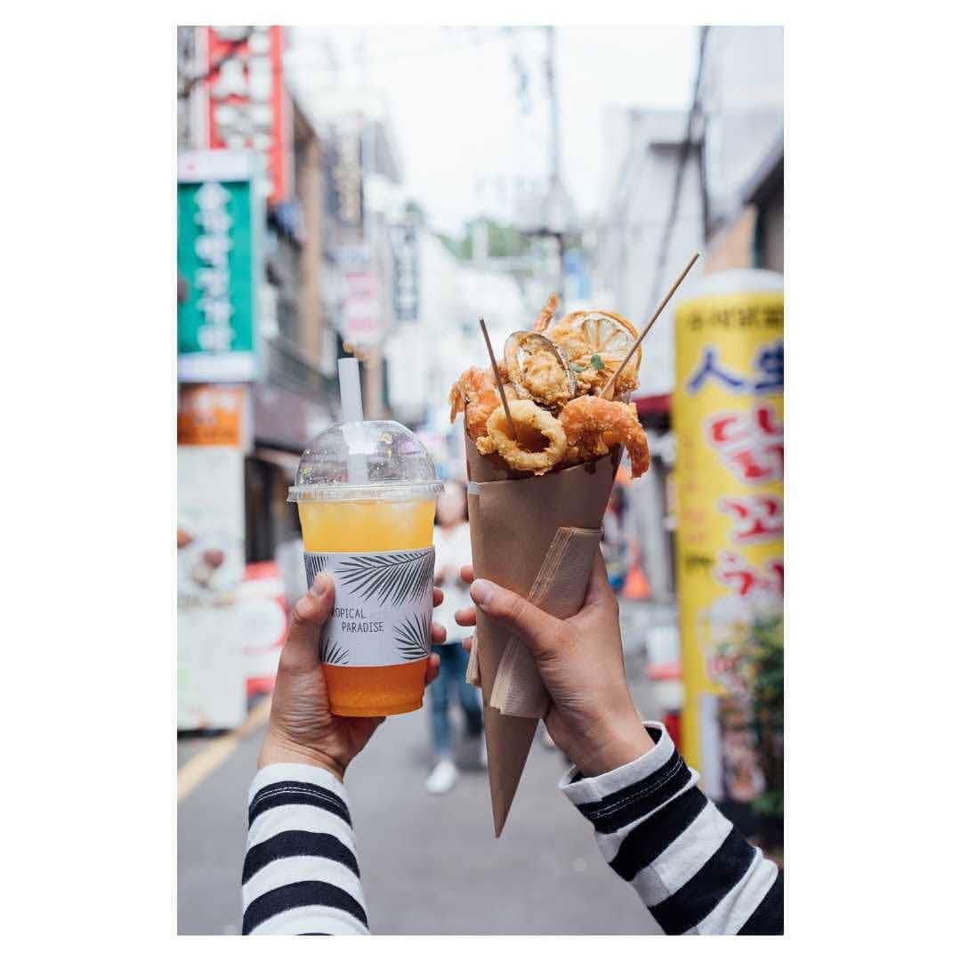 JR九州高速船株式会社のインスタグラム：「. . . #釜山デート . #イテリティギム #이태리튀김 #FritoItaly . . Photo: @shintaroyamanaka_photo . . . . #南浦洞 #国際市場 #食べ歩き #てんぷら #海鮮 #海鮮てんぷら #海外旅行 #デート #カップル #韓国 #韓国旅行 #旅行 #船 #釜山#プサン #JR #JR九州 #ビートル #JR九州高速船  #BEETLEBUSANBOOK #BBB」