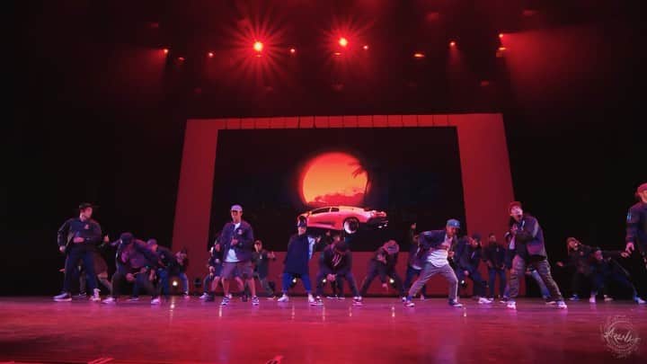 ショーン・エバリストのインスタグラム：「You thought we was done posting about this?!! Nah😝I highly suggest going to @lylebeniga @_anthonylee_ @brianpuspos IG for their write ups on this joint.👀 “History Runs Deep!” Thank you @kinjaz & @arenadancecomp for making this happen🙌🏽🙏🏽🙇🏻‍♂️ Honor to share the floor with ALL you guys!!👊🏽 @kinjaz  @lylebeniga  @tao_of_beatkunedo  @brianpuspos  @landowilkins 🎥 @vibrvncy」