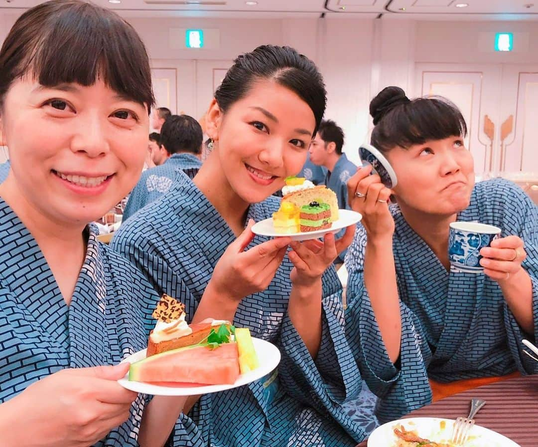 林家あずみさんのインスタグラム写真 - (林家あずみInstagram)「落語協会 夏の寄り合いの写真でーす😊✌️めちゃくちゃ暑くて汗びしょびしょになりましたが 楽しかったです😆❤️ #落語協会 #林家あずみ」8月2日 13時07分 - kurohime424