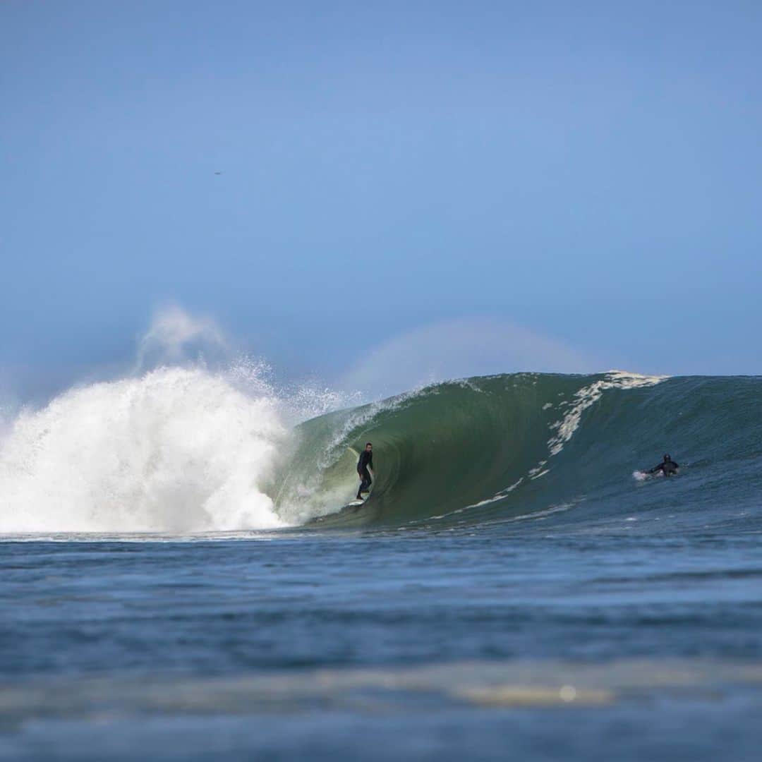 surflineさんのインスタグラム写真 - (surflineInstagram)「Skeleton Bay is back — and heavier than ever. Head to the site for the full #SwellStory from the last two days. | @sanuk 📷: @alanvangysen」8月2日 13時08分 - surfline