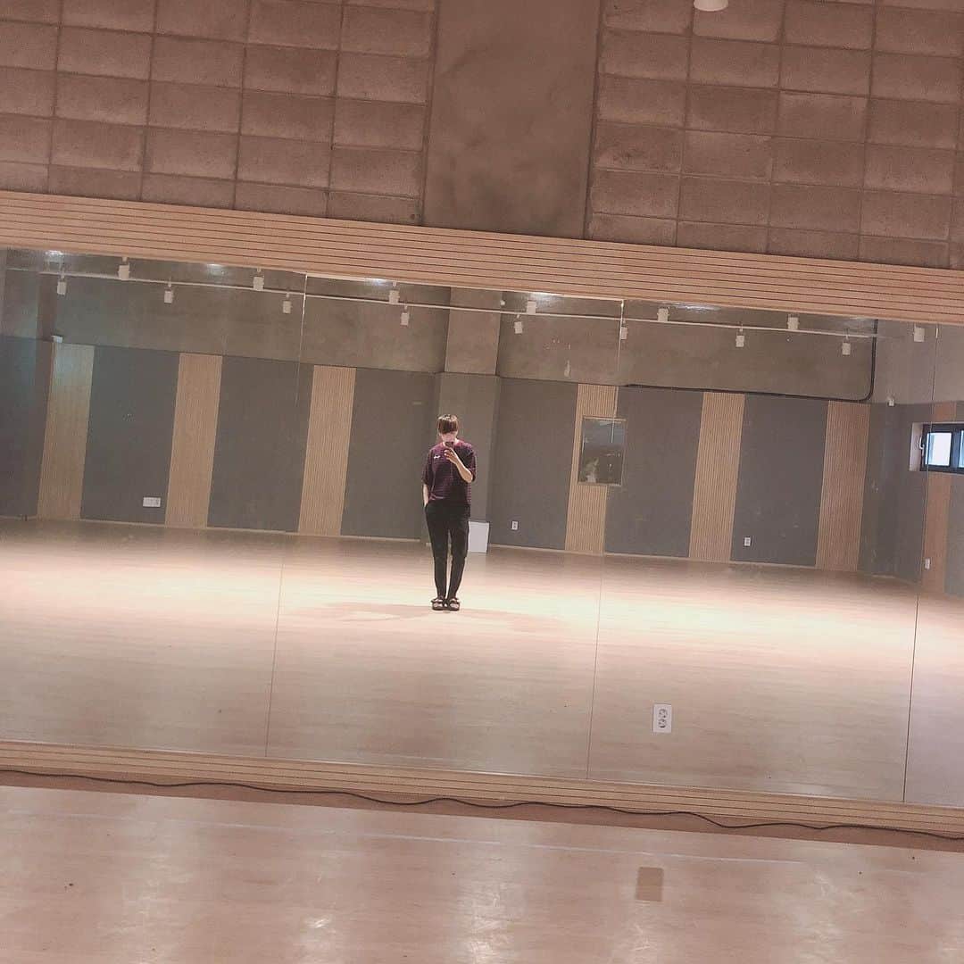 ヒョクジン のインスタグラム：「🎤 🎶」