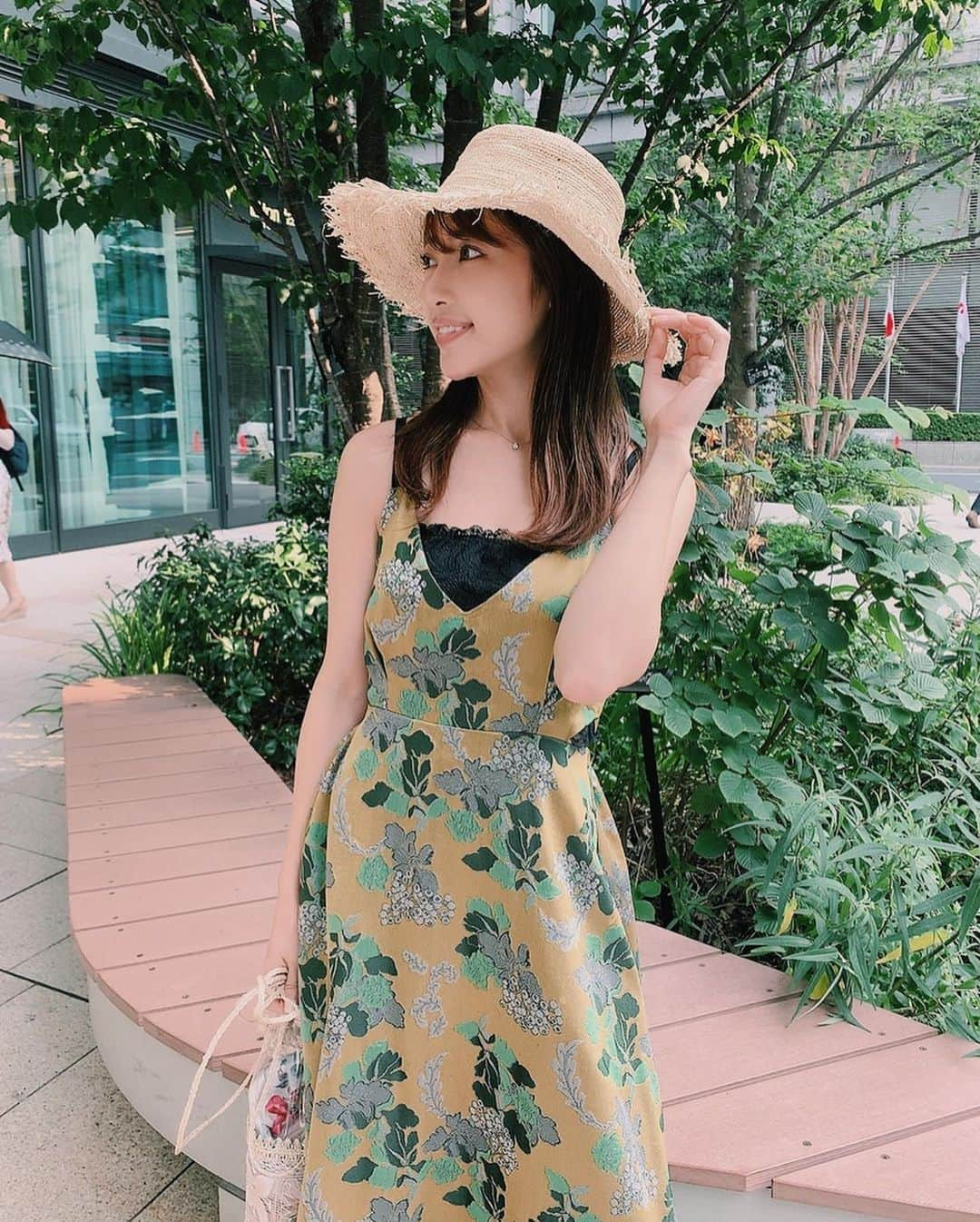 舟山久美子（くみっきー）さんのインスタグラム写真 - (舟山久美子（くみっきー）Instagram)「夏が来ましたね🌞❣️ 肌見せ服もやっと楽しめるので @kireimo_official さんで 全身脱毛をしてきました☺️ もう通いだして長いですが 仕事合間にサクッといける手際の良さと丁寧な施術でいつも助かります🧸 入り口入った瞬間私がいてびっくり。笑  肌のお手入れすると、安心して夏服楽しめる😉✨🌻🌻 今回もありがとうございました💗  #キレイモ #kireimo #脱毛 #全身脱毛 #夏服」8月2日 13時34分 - kumikofunayama