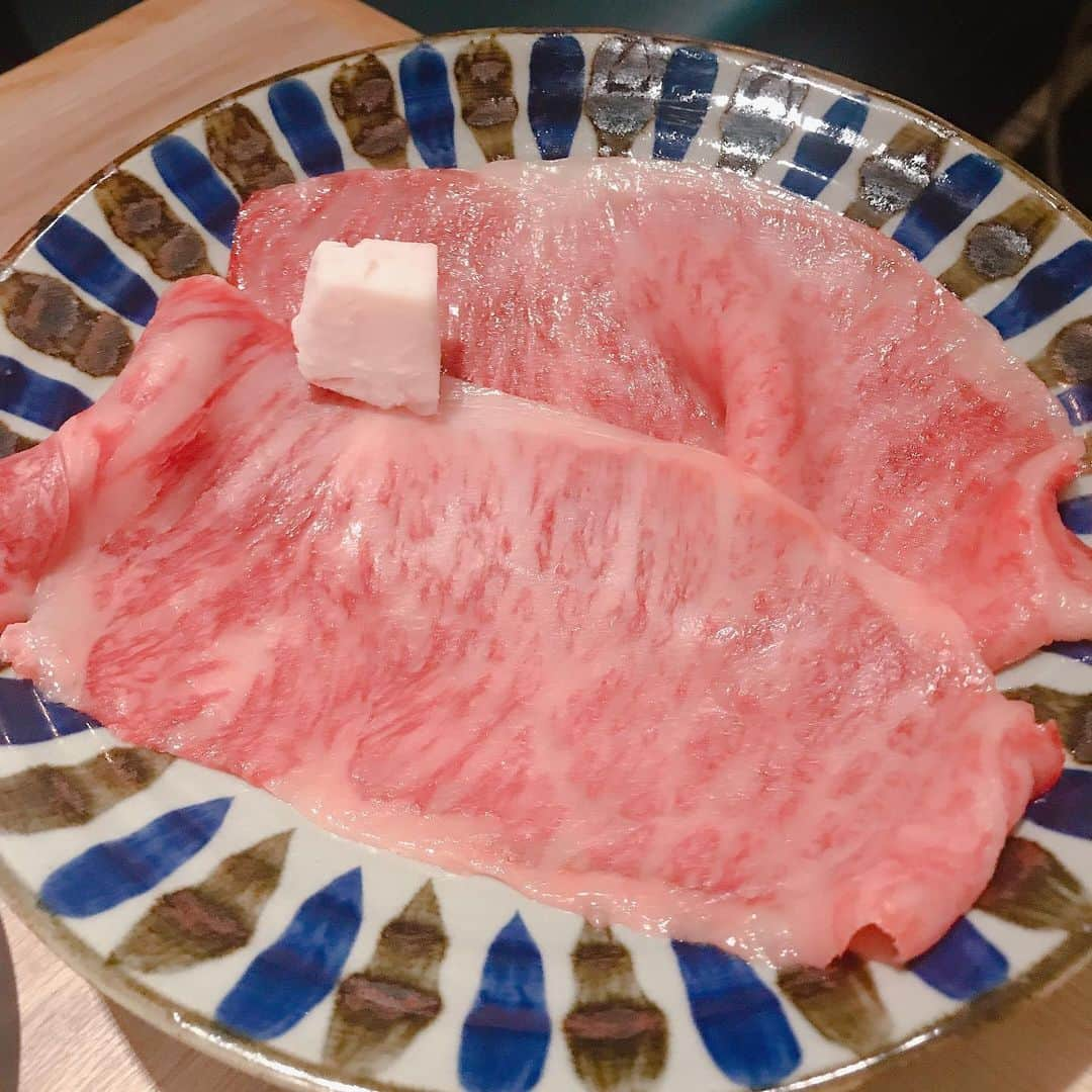 河西美希さんのインスタグラム写真 - (河西美希Instagram)「久々に外食🥩！ 西麻布の The INNOCENT CARVERY 大好きすぎる、、、🥺 去年の年末ぶりでした🐄  #焼肉 #タン刺し #トリュフ山盛り #美味しすぎ #天国 #ゴートゥーヘブン #お肉 #美味しい肉 #牛肉」8月2日 13時38分 - mikipon1111