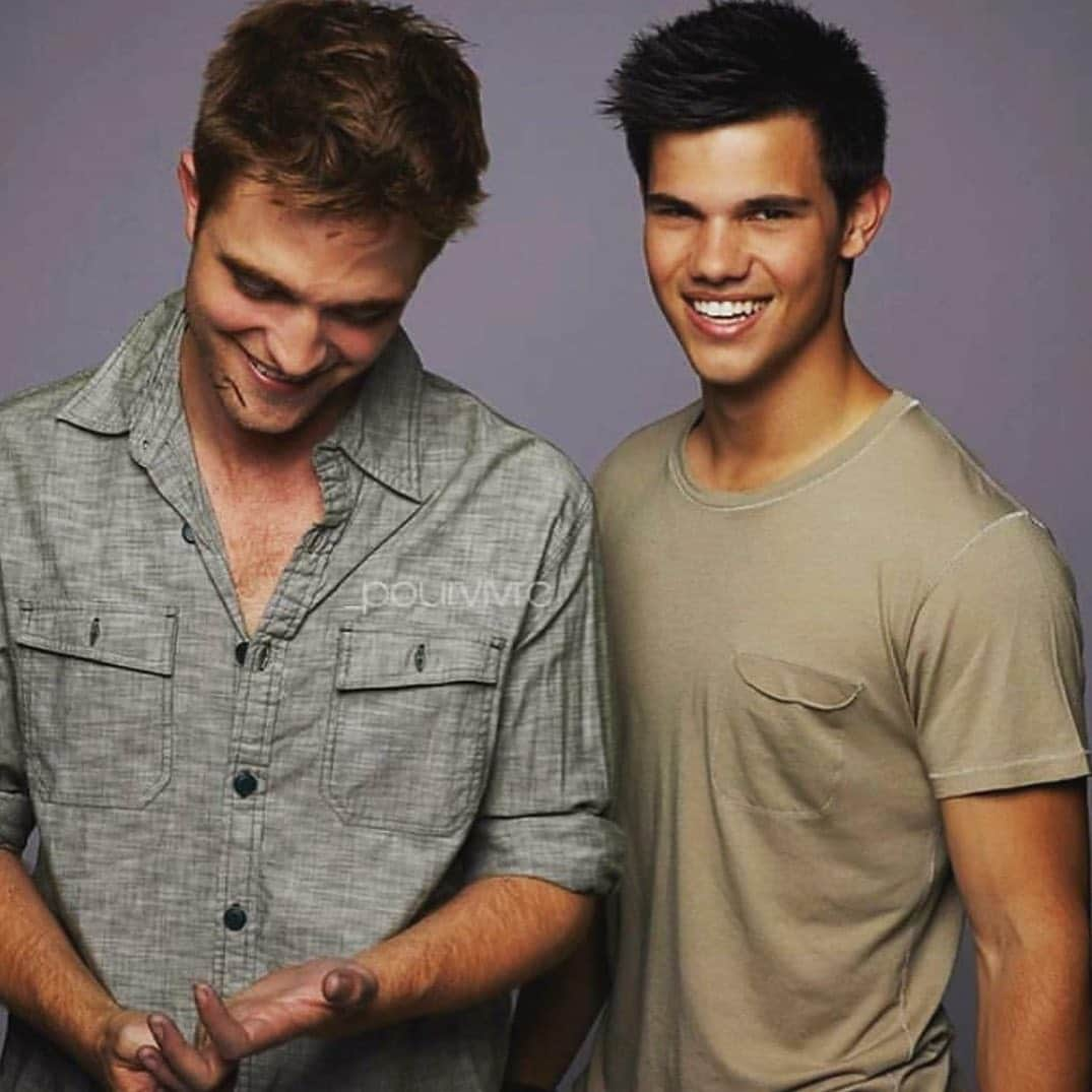 ロバート・パティンソンさんのインスタグラム写真 - (ロバート・パティンソンInstagram)「Perfection #robertpattinson #taylorlautner」8月2日 13時48分 - mrrobertpattinson