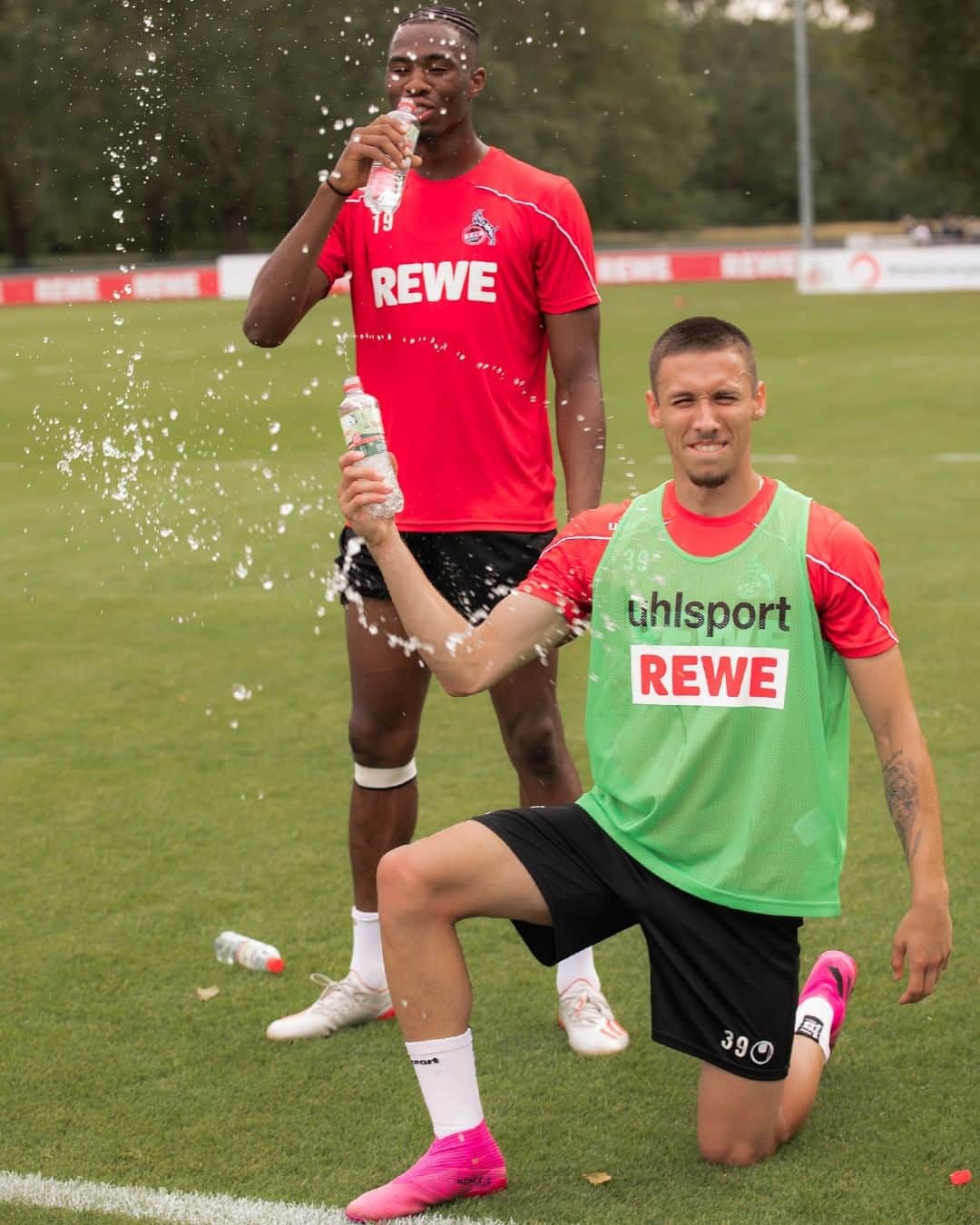 1.FCケルンさんのインスタグラム写真 - (1.FCケルンInstagram)「💦😂😂😂 @churlinov39 @kingsleyehiz ___ #effzeh #Köln #Kölle」8月2日 14時00分 - fckoeln