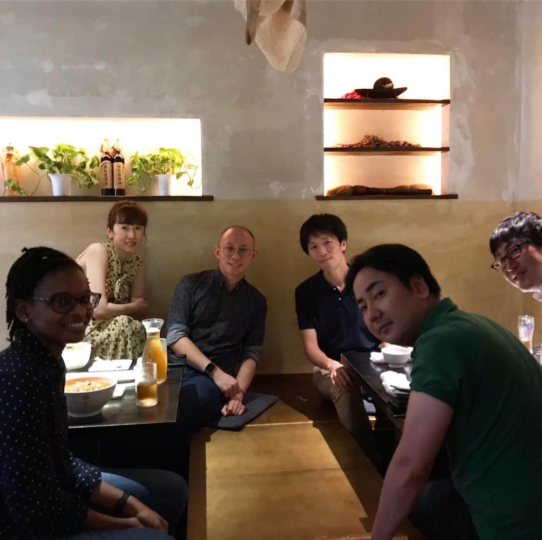 ベンチャーリパブリックのインスタグラム：「【8月交流ランチ①】 * 管理部によってランダムに組まれたメンバー＆海外インターン生との交流ランチです！ * ランチの後にはアイス屋さんへ。 みんな嬉しそうでした😋 * 予算1500円内で食べても、自分でプラスして豪華にするのも自由。普段は話す機会の少ないスタッフとも交流できる貴重な会です♪  #nishiazabu #lunch #nishiazabu #traveljp #venturerepublic #linetraveljp #intern #ランチ #西麻布 #ベンチャーリパブリック #予算は1人1500円」