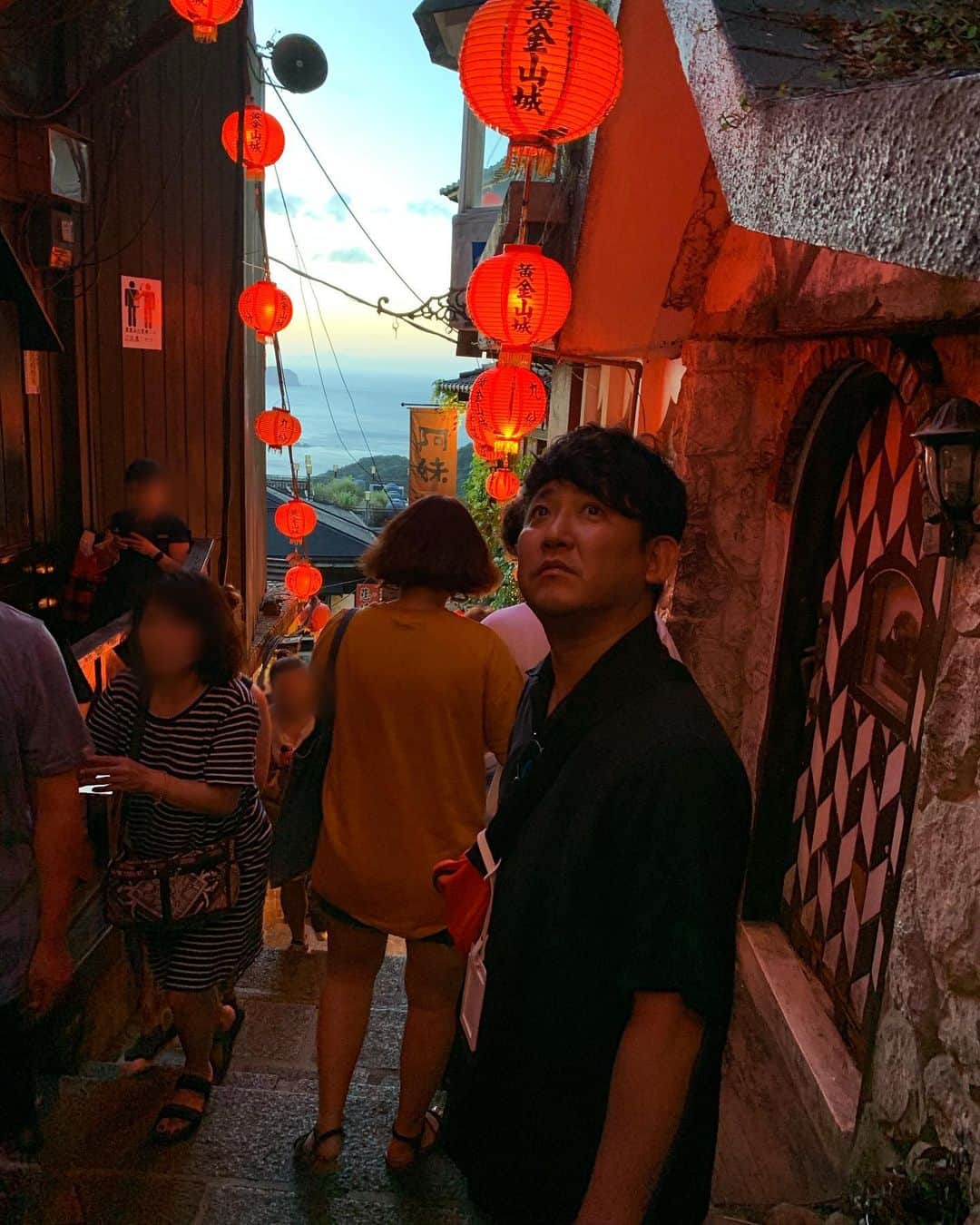 松田大輔さんのインスタグラム写真 - (松田大輔Instagram)「#九份 #十份 #日本より暑いと聞いていたがそうでもないなぁ〜なんて言いながら結局外歩いてたら暑いすごく暑い本当に暑かった。  #台湾 #旅行」8月2日 14時15分 - daisuke.matsuda.1044