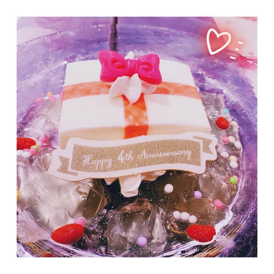 佐藤聡美さんのインスタグラム写真 - (佐藤聡美Instagram)「* * * * 先日、アイナナ関係者の皆さんと 『チャイナナカフェ』に 行ってまいりました☺︎✨ * * 店内にはアイドルの皆さんの イラストがたくさんあるので 思わずキョロキョロしてしまいます…！！ 素敵なグッズに、美味しくて可愛いメニュー💕 アイナナ愛に溢れた最高の幸せ空間でした✨✨✨ * * 個人的には 「きなこまん」が 最高に美味しくて可愛くて…！ 食べるの勿体ないけれど 食べたら美味しい…珠玉のきなこまん…！！ 皆さんにも、是非食べてみてほしいです✨ * * 紡さんのグッズもあったので ゲットしてきました🌸 * 小鳥遊事務所のメンバーを並べると とってもほっこり…♡♡♡ 社長も大神さんも紡さんも グッズになってるのは、すごく嬉しいです✨ 近々IDOLiSH7も一緒に並べるべく スペース作りをしなくては…！！ * * チャイナナカフェさんは まだ営業中ですので 機会がありましたら、皆さん是非 足を運んでみてくださいね☺︎ * * * * #アイドリッシュセブン #IDOLiSH7 #アイナナ  #チャイナナ #コラボカフェ #コラボメニュー #美味しい #可愛い #幸せ空間 #最高です #小鳥遊事務所 #小鳥遊紡 #きなこまん」8月2日 15時22分 - sugar_me58