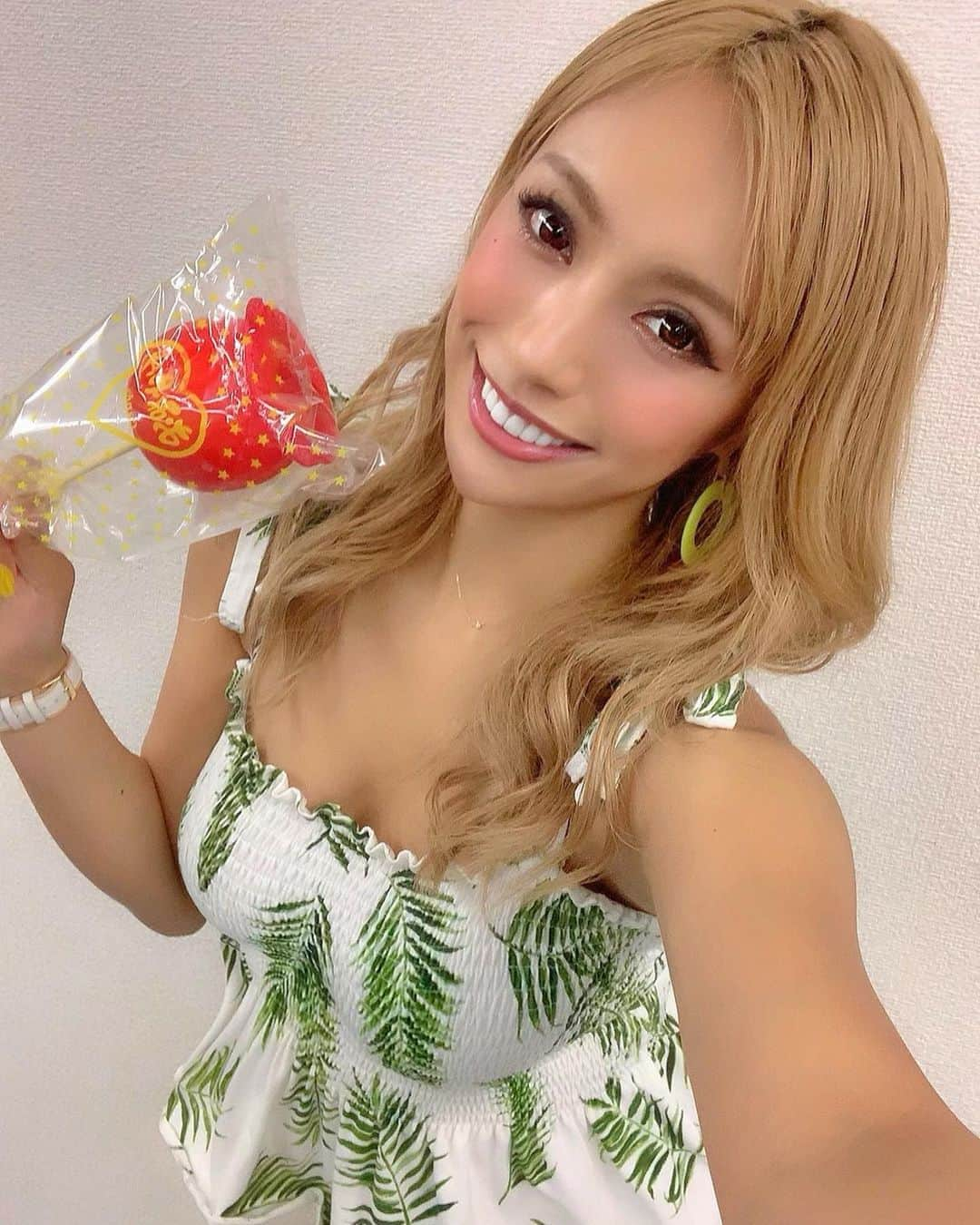 丹野珠里さんのインスタグラム写真 - (丹野珠里Instagram)「🍏のん♪♪ 超嬉しいお知らせ(*^ω^*)🔥 ⬇︎ステキなイベントに出演します🏝⬇︎ : メ～テレ内海AFTER PARTY @ダイアモンドホール : 【日時】 2019年8月30日(金) 【場所】名古屋ダイアモンドホール 【時間】開場17:30 開演18:30 【出演】CYBER JAPAN DANCERS / EMPiRE / nobodyknows+ / RYO the SKYWALKER / and more… 【チケット】 前売り¥4,500 / 当日¥5,000(ドリンク代別) : 当日は、CYBERJAPAN DANCERS のオフィシャルグッズをお買い上げの皆様と、握手会、ツーショット会などがありますので、是非いらして下さい☆☆ 詳細は後日発表🎉！ : CYBERJAPAN DANCERSからは、 Kanaeｻﾝ, Kazueｻﾝ, Karenｻﾝ, Kanaｻﾝ, Junon, Haruka , Kozue, Natsuneによるスペシャルライブ🎙🎵 : e+先行販売ご好評につき追加販売決定！ 豪華出演者は、世界中を飛び回る美ボディーギャルダンサー集団"CYBER JAPAN DANCERS”のスペシャルライブセットや、昨年1月にはBiSHの全国ツアーに帯同し、今もっとも勢いのあるアーティスト"EMPiRE"、 名古屋在住、紅白歌合戦にも出場経験のあるヒップホップグループ”nobodyknows+”の3組に加え、ジャパニーズ・ダンスホール・レゲエ界きっての敏腕エース、RYO the SKYWALKERの出演が決定！！ 内海海水浴場のアフターパーティーも兼ねたこのイベントで、夏の締めくくりはダイアモンドホールで盛り上がろう！ : e+ ⬇︎. https://eplus.jp/sf/detail/3014890001-P0030001 ローチケ⬇︎ . https://l-tike.com/order/?gLcode=41623 チケットぴあ⬇︎. https://t.pia.jp/pia/event/event.do?eventCd=1936259 ※お問い合わせ：STARK クリエイティブオフィス 06-6773-9633 : #cyberjapan #cjd_junon #junon #サイバージャパン #ジュノン」8月2日 15時27分 - cjd_junon