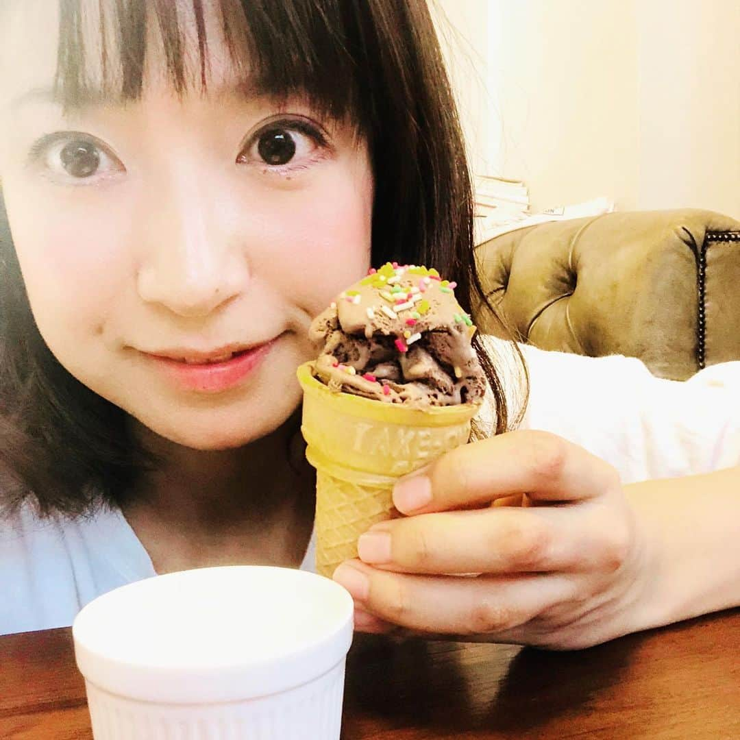 田野辺実鈴さんのインスタグラム写真 - (田野辺実鈴Instagram)「帰宅→おうちアイスクリーム🍨 カラフルチョコをトッピング😍 晩ご飯は、カレーか素麺🤔 迷うので、両方作ります♪  #おうちアイスクリーム  #カラースプレー #今年初素麺」8月2日 16時05分 - misuzu_tanobe