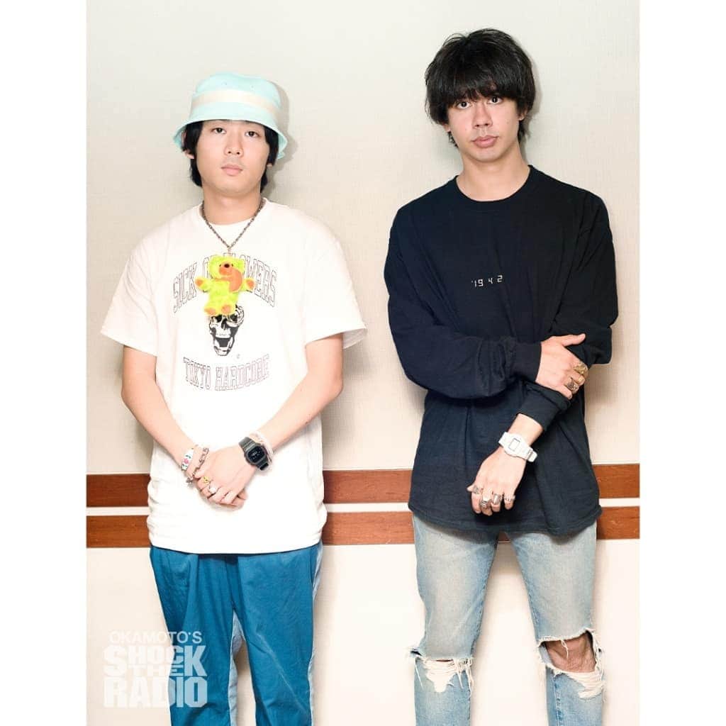 のインスタグラム：「【SHOCK THE RADIO 8/2】 今週のSHOCK THE RADIOは、ショウとレイジの2人でお送りしていきます！ 8月に入り、夏本番!! しかし夏に対してあまり良いイメージがないという2人…。そんなショウとレイジが「夏」をテーマに選曲する1曲とは…?? そして今回はリスナーの皆さんからのメッセージも紹介しながら、近況なども話していきます！  #OKAMOTOS  #オカモトショウ  #オカモトレイジ  #g_shock  #radio  #shocktheradio  #summersong  #フューチャースタンダード  #tokyofm」