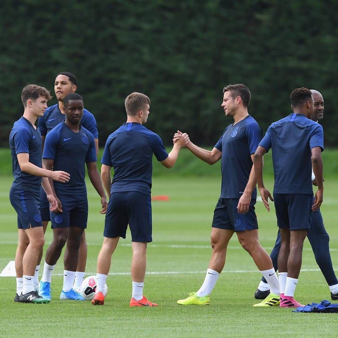 セサル・アスピリクエタさんのインスタグラム写真 - (セサル・アスピリクエタInstagram)「Final training before our last pre-season game vs @borussia 🤝 #CFC」8月3日 1時53分 - cesarazpi