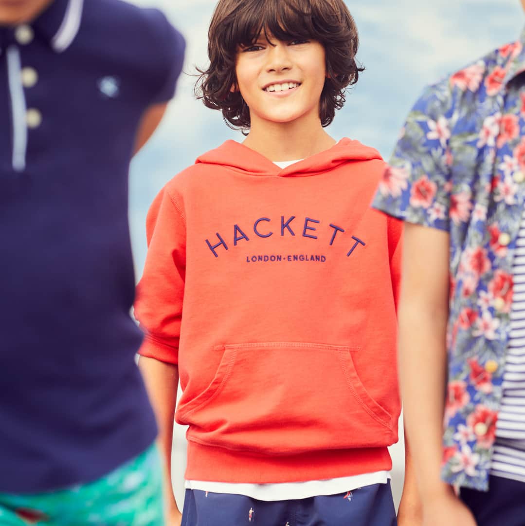 ハケットのインスタグラム：「Let this summer be their brightest yet with our latest boys' polos, Hawaiian shirts, swim shorts and more. Head to the link in bio to explore our #HackettBoys collection. #Hackett」