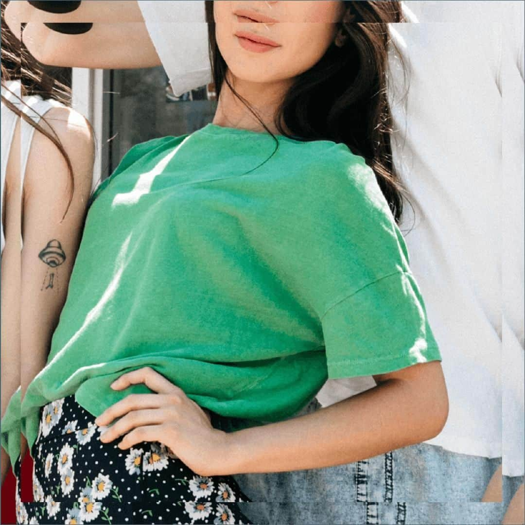 ジャンクフードさんのインスタグラム写真 - (ジャンクフードInstagram)「JF ESSENTIALS // THE LINEN CROP  Linen, cropped, boxy - what more could you ask for! Elevated, yet still casual for a tee you'll totally wanna rock everyday.  #junkfoodclothing #everydaytees」8月3日 2時01分 - junkfoodclothingco