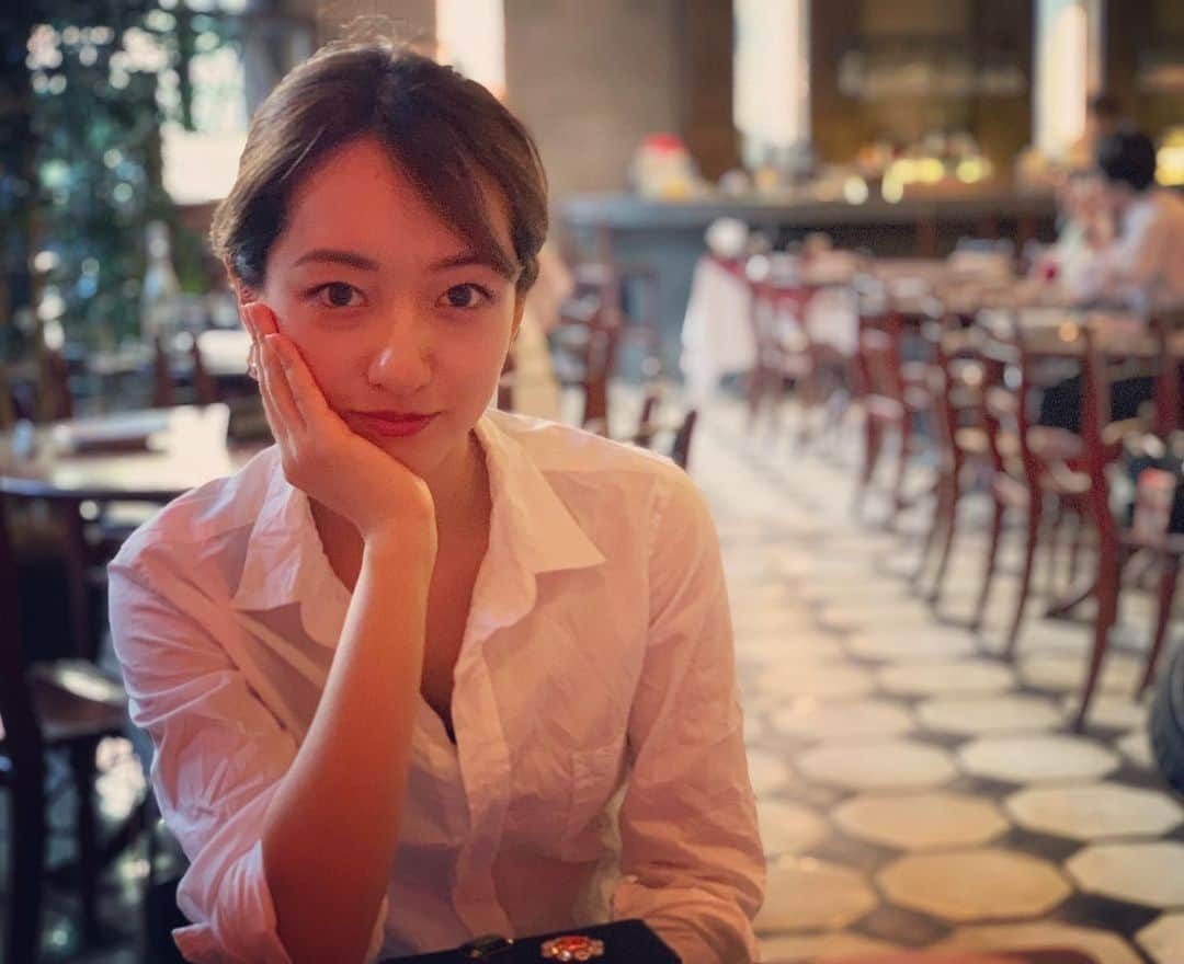 倉田茉美さんのインスタグラム写真 - (倉田茉美Instagram)「#君の名は 。のイメージになったというカフェレストラン。 に寄ってみた日。 絵を描く人いたら、いい額縁が売ってるサイトを教えてほしいよ。 @darlin_mami 8月の個展ぜひきてね＊ #宣伝をひたすらするの巻」8月3日 2時07分 - sena_sayu122