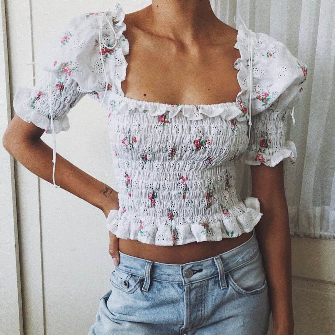 ブルーライフのインスタグラム：「the tarts eyelet smocked blouse by @forloveandlemons 💗」