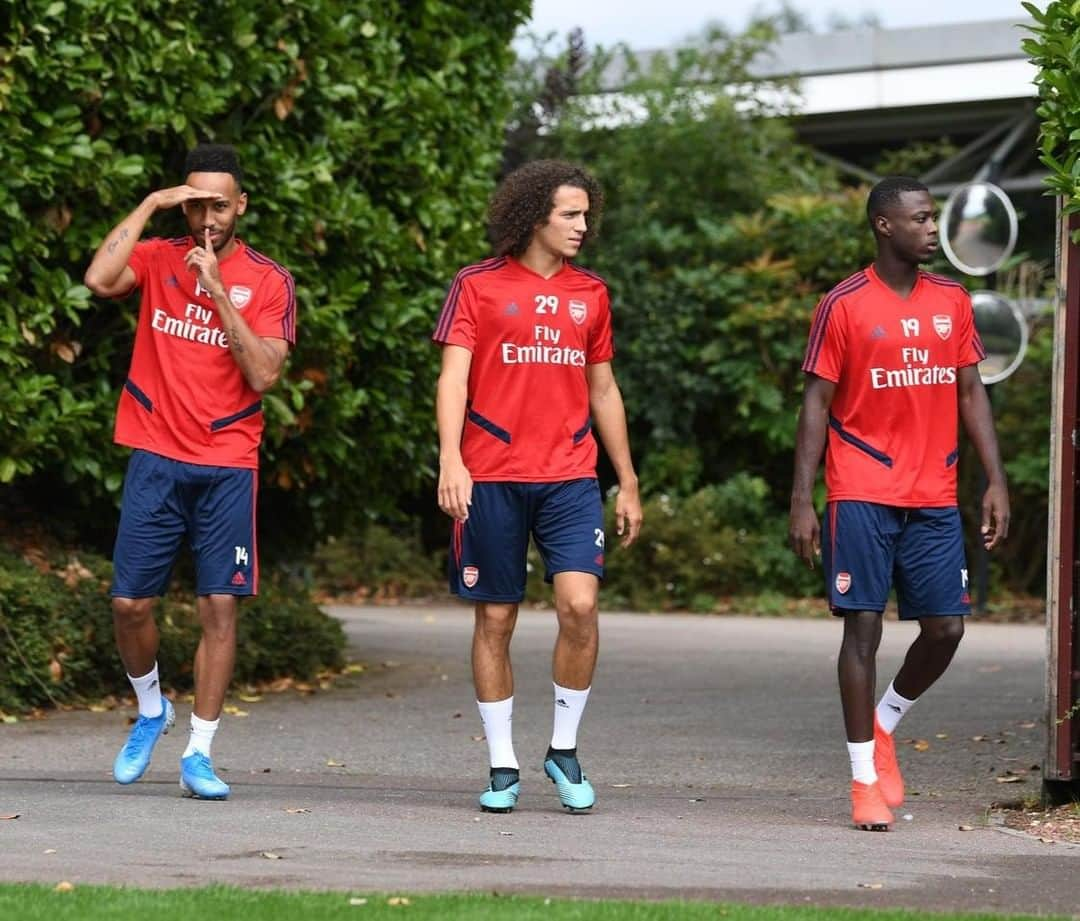 アーセナルFCさんのインスタグラム写真 - (アーセナルFCInstagram)「🤐 😅 ⁠ ⁠ #PepeIsHere #Aubameyang #Guendouzi #Pepe #Arsenal #preseason #training #preparation」8月3日 2時30分 - arsenal