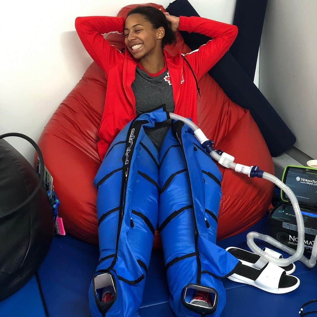 ジェニファー・アビルさんのインスタグラム写真 - (ジェニファー・アビルInstagram)「Being a springboard diver requires a lot of jumping with my legs. It is now time to enjoy the @ntrecovery 💪🏽 . . #recovery #recoverytime #body #athlete #enjoy #teamcanada #panamericangames #lima2019 #jennabel #diving #jenniferabel」8月3日 2時58分 - jennabel91