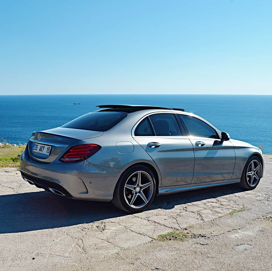 メルセデス・ベンツさんのインスタグラム写真 - (メルセデス・ベンツInstagram)「Just taking it all in. 🌟 Photo by @onurkayli. . #MercedesBenz #⭐ #CClass #mbfanphoto #automotivedesign #enjoytheview #takeitallin #mbcar」8月2日 18時30分 - mercedesbenz