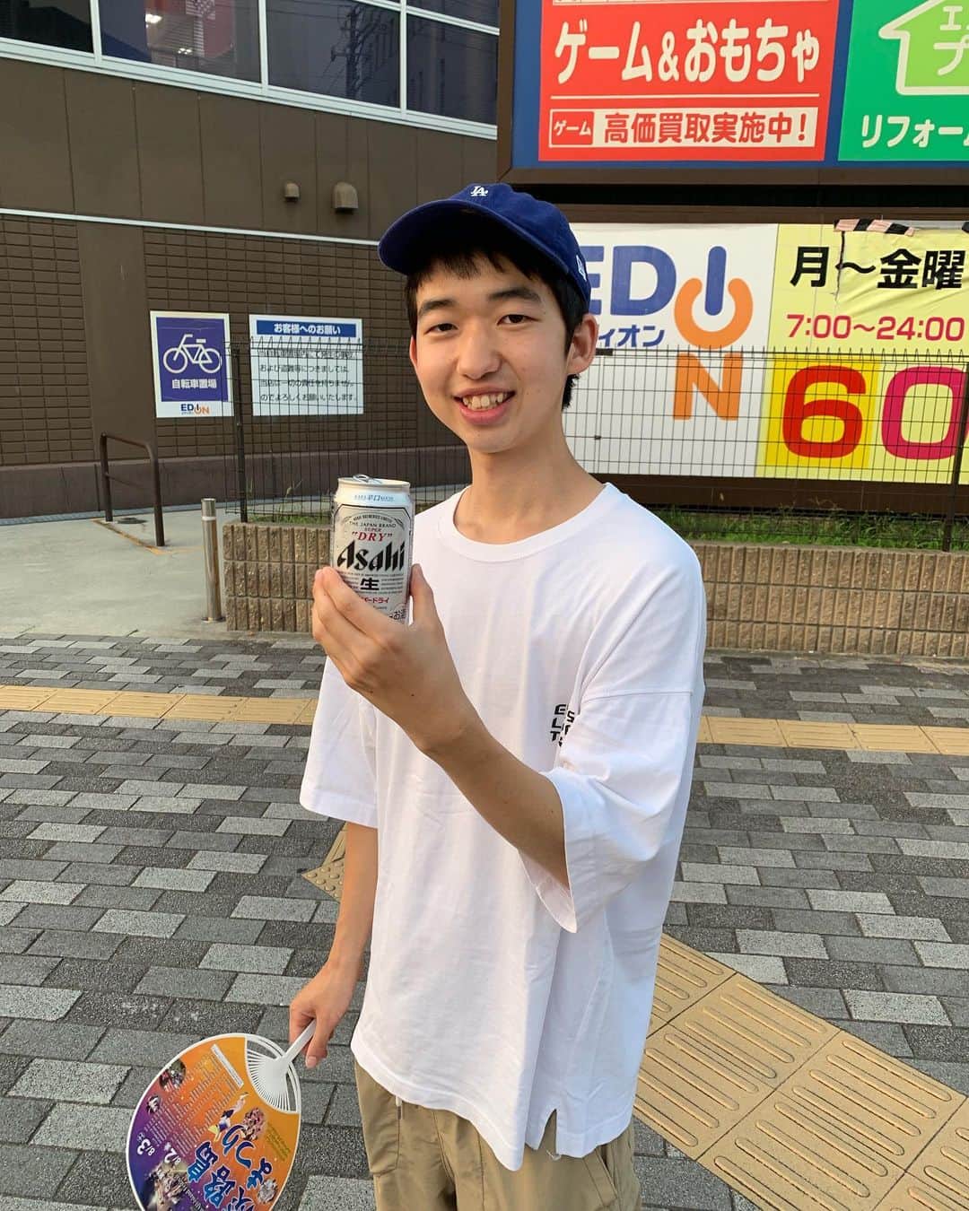 池田真一のインスタグラム：「絶対補導される。 3日前に22歳になったそうです。」