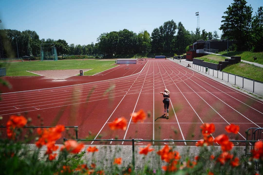 イザベル・ペダーセンさんのインスタグラム写真 - (イザベル・ペダーセンInstagram)「Siste trening og forberedelser til helgens NM er unna gjort! Nå er det bare å løpe, forhåpentligvis løpe litt fort 🤭😋 📸@vanderplaetsen • • • #nationals #norge #norgesmesterskap #NM #forbredelser #summer #friidrett #hekk #letsgo #myteam #nb #newbalance」8月2日 19時08分 - isabellepederse