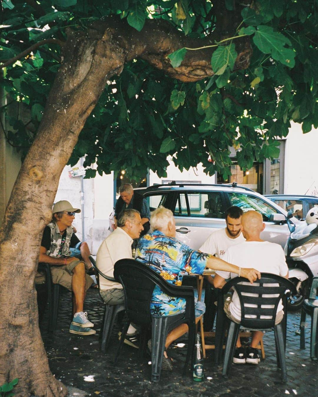 Carin Olssonさんのインスタグラム写真 - (Carin OlssonInstagram)「It seems impossible for me to go to Italy without spending a few days in Roma whenever it turns out to be possible... ♥️ I loved these days before continuing my Italian holiday somewhere else 😍 #portra400」8月2日 19時02分 - parisinfourmonths