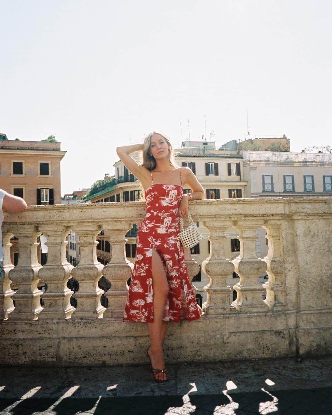 Carin Olssonさんのインスタグラム写真 - (Carin OlssonInstagram)「It seems impossible for me to go to Italy without spending a few days in Roma whenever it turns out to be possible... ♥️ I loved these days before continuing my Italian holiday somewhere else 😍 #portra400」8月2日 19時02分 - parisinfourmonths