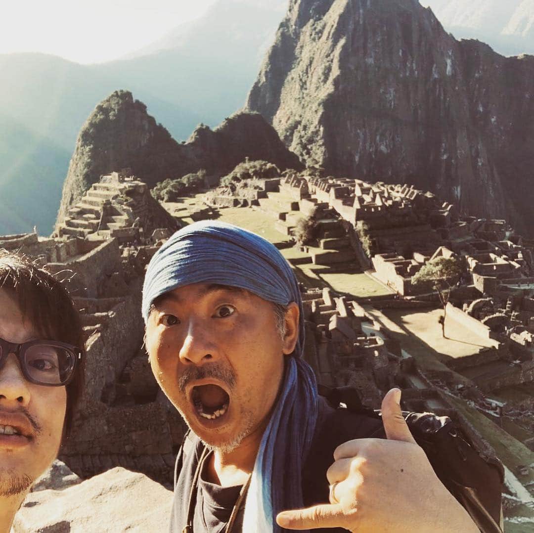 高橋歩のインスタグラム：「． . マチュピチュ！ ． 20年振りだったけど、やっぱり最高！ 透明感が、ハンパない。 . 来春、遺跡直下の村で、秘密のアジトやることに決めた！ ． その名も、Bohemian Raputa . 天空の城で、遊ぼうぜ。」