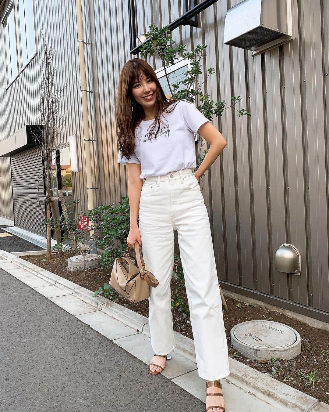 金子栞さんのインスタグラム写真 金子栞instagram 今日は白で 半目だけど 私服 Outfitoftheday とても暑かったですねー Pic2 髪の毛も綺麗な色になりました Risel Haircolor 8月2日 19時27分 Kaneko Shiori