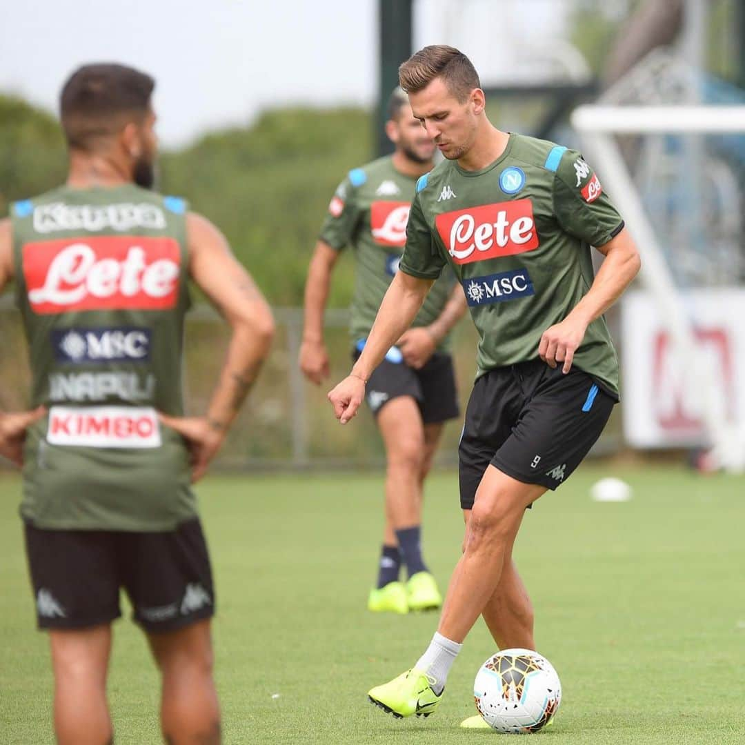 SSCナポリさんのインスタグラム写真 - (SSCナポリInstagram)「🏃🏻‍♂️ Morning #WorkOut 💙 #ForzaNapoliSempre」8月2日 19時47分 - officialsscnapoli