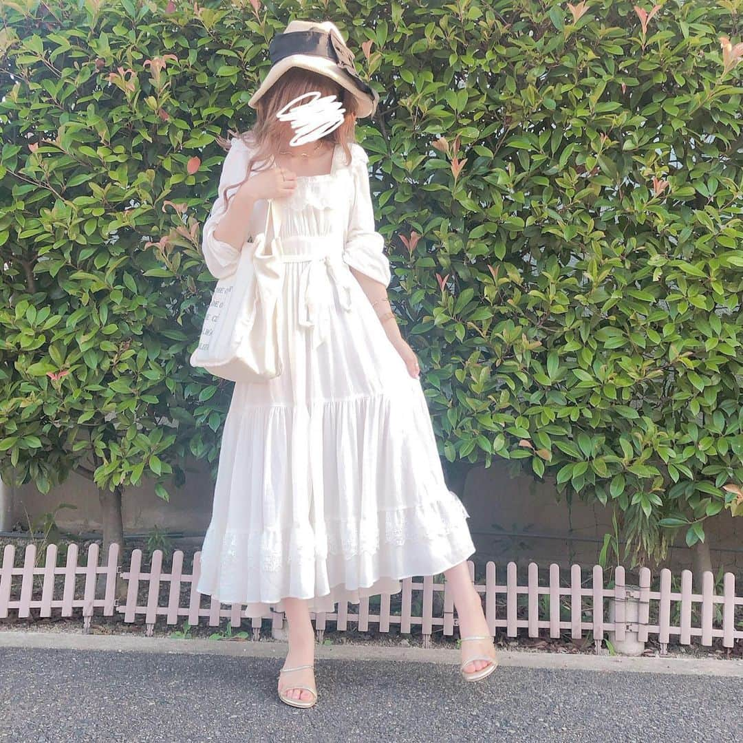 MISAさんのインスタグラム写真 - (MISAInstagram)「ㅤㅤㅤㅤㅤㅤㅤㅤㅤㅤㅤㅤㅤ ㅤㅤㅤㅤㅤㅤㅤㅤㅤㅤㅤㅤㅤ  ハイトーンロングにしたら絶対に 着たかった ( @selectshop.ily )の ワンピース🐰💓💓💓 ㅤㅤㅤㅤㅤㅤㅤㅤㅤㅤㅤㅤㅤ 2個前の投稿で着てたのだよ👼🏻 フリル沢山でめっっちゃくちゃ可愛い🥺💕 ㅤㅤㅤㅤㅤㅤㅤㅤㅤㅤㅤㅤㅤ ロングにするといろんな系統着れるのが嬉しい😚🌸 ㅤㅤㅤㅤㅤㅤㅤㅤㅤㅤㅤㅤㅤ 帽子は @day23_official  バックは @retrogirl_official  サンダルは @piche_abahouse_official  です🥰 ㅤㅤㅤㅤㅤㅤㅤㅤㅤㅤㅤㅤㅤ ㅤㅤㅤㅤㅤㅤㅤㅤㅤㅤㅤㅤㅤ」8月2日 19時47分 - chatae._