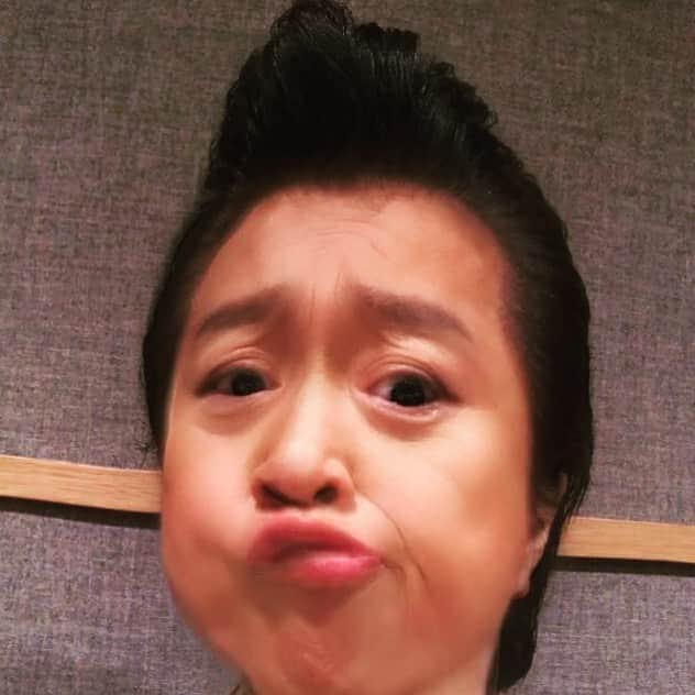 のインスタグラム：「愛娘はモチロン可愛いけど、こんなロッキンな息子も欲しいかも #スナップチャット #子供顔アプリ #虎舞竜 #高橋ジョージ #ロックンロール #リーゼント #愛的故事上集歌手 #永ちゃん大好き  #greaser #pomade  #rock'nroll  #teddyboy #rockabilly #road ＃ロード #mylove #renon #mydaughter」