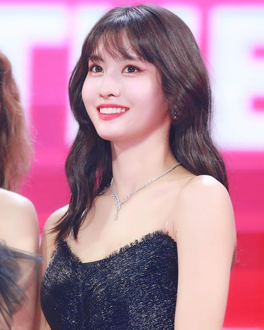 モモさんのインスタグラム写真 - (モモInstagram)「♡ [Fantaken] 190801 - M2 x Genie Music Awards - all 3 photos are so pretty 😫 i had a hard time choosing a cover pic  #MOMO #트와이스 #모모 #平井もも #もも #TWICE © MOstar」8月2日 20時04分 - momojype