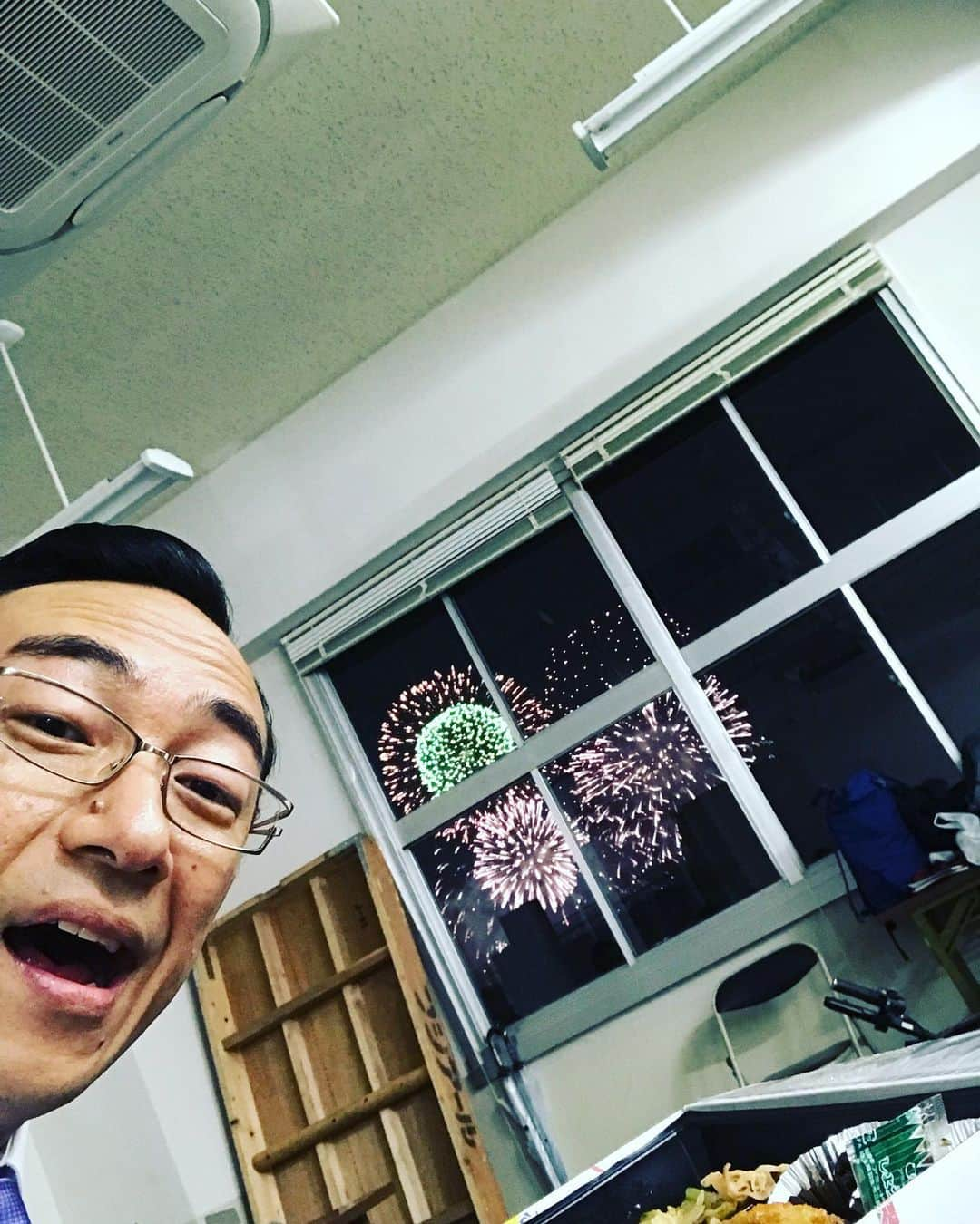 角田晃広さんのインスタグラム写真 - (角田晃広Instagram)「『これは経費で落ちません！』 撮影中。夕食休憩に！ 今夜22時よりNHKにて第2話です。  #東京03#これは経費で落ちません #ドラマ10」8月2日 20時08分 - akihiro_kakuta