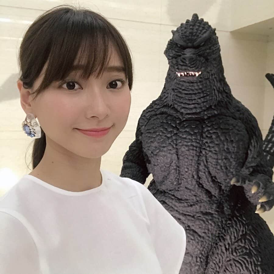のインスタグラム：「きょうのオーディション3つ終えまして、ゴジラがいたのでぱしゃり📷✨﻿ ﻿ ﻿ カッコいい☺️💝﻿ ﻿ ﻿ #夏ですね #暑いですね #8月ですね #godzilla #ゴジラ #日比谷 #hibiya #japan #スペースクラフト #葉月祥子 #shokohazuki」