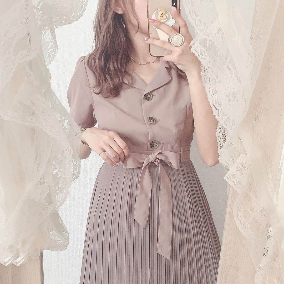 Majegirl Officialさんのインスタグラム写真 Majegirl Officialinstagram Majegirl Mari シャツプリーツワンピース モカもかわいい くすみカラーが気になる Majesticlegon Majegirl Dress Moca マジェスティックレゴン