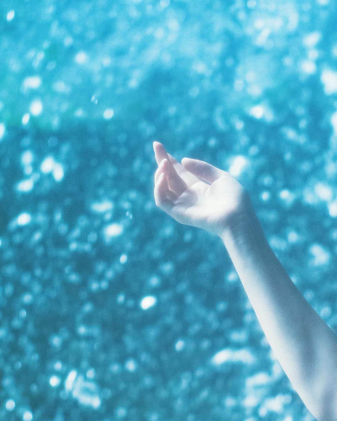 国分真央さんのインスタグラム写真 - (国分真央Instagram)「. 水の匂い この星の下」8月2日 20時41分 - mao_kokubu