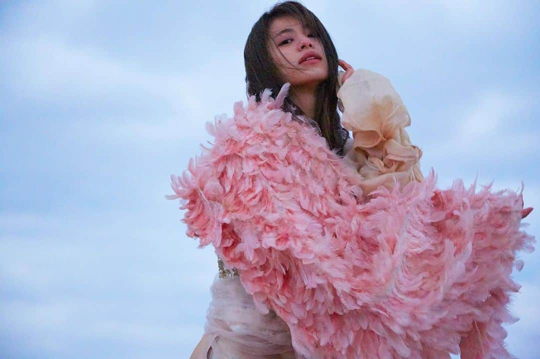 ARAKI SHIROのインスタグラム：「have a nice weekend.. . . . Artist @sato_harumi__official  AD @moriyan0626  Ph @ph_o.h.n.o  St @endorika  H&m @carrie_hair_and_makeup  Costume by me . . . #佐藤晴美#harumisato . . .」