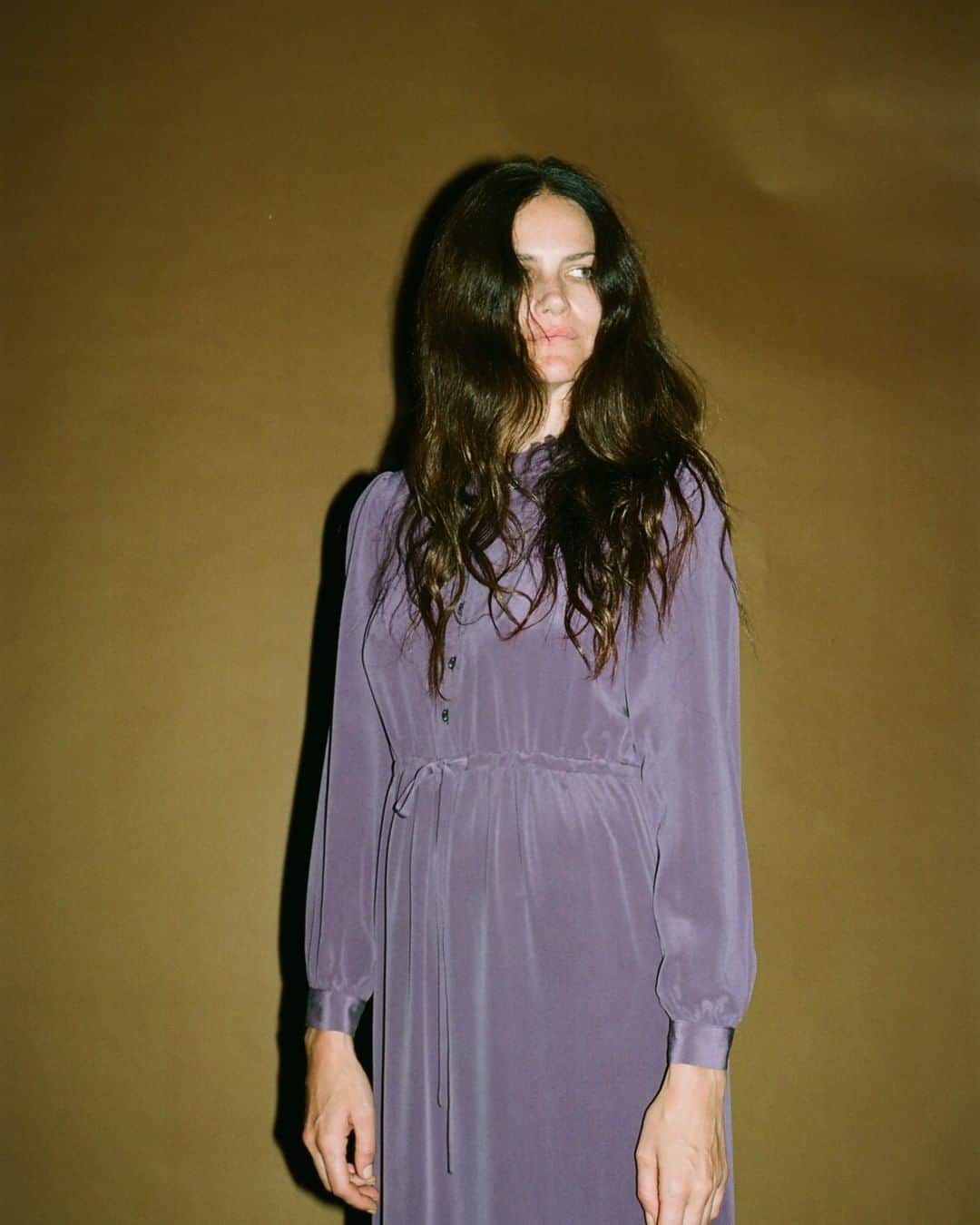 のインスタグラム：「We’re feeling color 💜 The Simone Dress ⠀⠀⠀⠀⠀⠀⠀⠀⠀ #purple #seanewyork」
