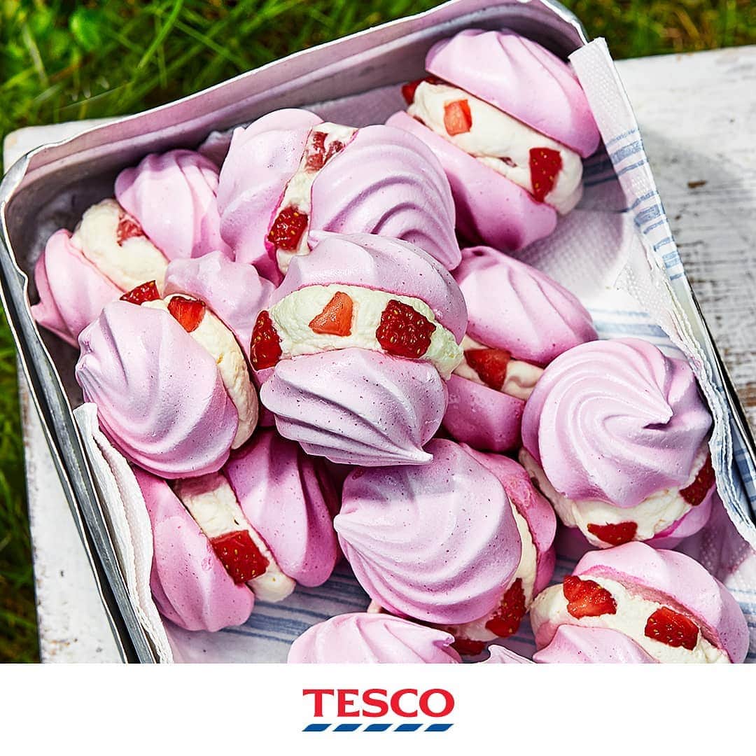 Tesco Food Officialさんのインスタグラム写真 - (Tesco Food OfficialInstagram)「With only 3 ingredients, these cheat’s Eton mess sandwiches are an irresistible Summer afters. Simply spread deliciously whipped strawberry cream between store-bought meringues, then watch all the faces light up.  Ingredients: 150ml whipping cream 125g strawberries, plus extra to serve 2 x packs Tesco Finest 12 strawberry and cream meringue shells  Method:  Whip 150ml whipping cream to soft peaks in a large mixing bowl. Hull and finely chop 125g strawberries into small pieces. Fold into the whipped cream. The cream can now be kept in the fridge in a sealed container for up to 3 days. When ready to serve, spread the whipped cream mixture over the base of 12 shells from 2 packs Tesco Finest 12 strawberry and cream meringue shells. Sandwich together with a second shell, gently pressing it down on top of the cream. Serve with extra strawberries, if you like.」8月2日 21時03分 - tescofood