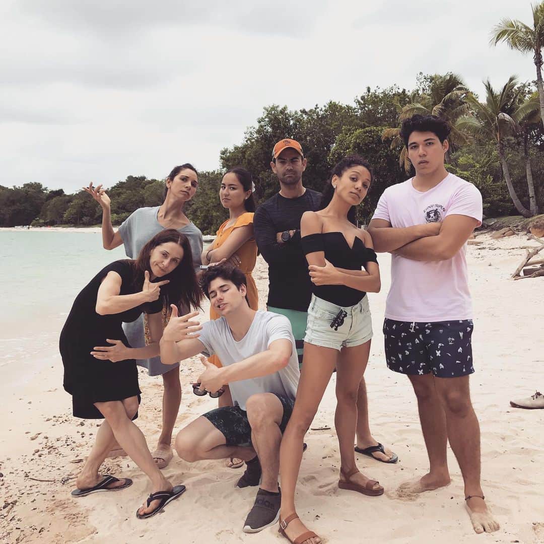 のインスタグラム：「Had the most incredible time in Panama 🇵🇦 with the most incredible people ❤️ thank you so much @panamaballetfestival for having us in your beautiful country and showing us around! ✨I will be leaving with a full heart and the best memories with @marianelanunezofficial @aja.andro @sterlingbaca @nayaramlopes @lmdipiazza @misskristakingdoh @isabelitalewis @guillete21  @ivansep24 @diego_sepulveda ❤️❤️❤️ #stirfrychewbaca #manela #yo #naylo #fogo #gangstersofcontadora」