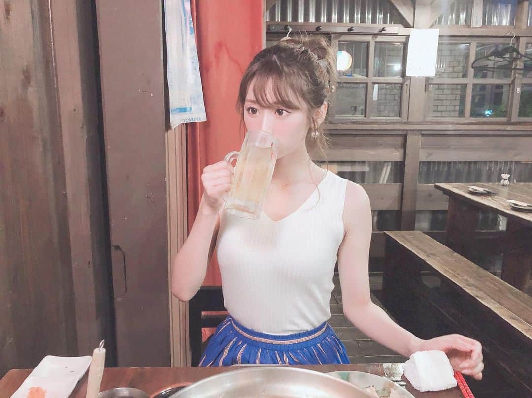 のインスタグラム：「ともだちとごはん屋さんで 女子talkに華を咲かせてます🌻 たのしい！🥺💕💕」