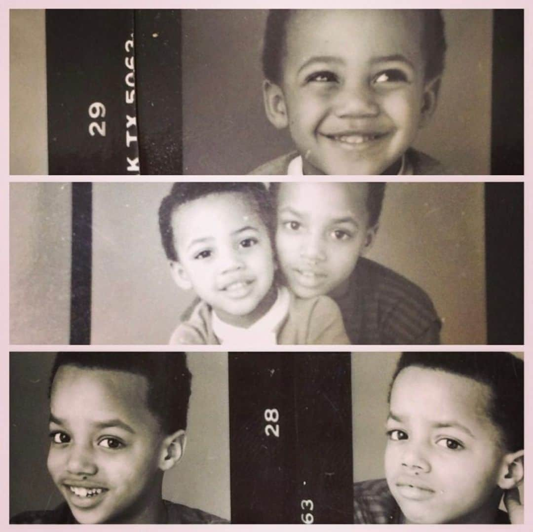 ドナルド・フェイソンさんのインスタグラム写真 - (ドナルド・フェイソンInstagram)「#tbt me and my younger brother mugging for the camera. Also #tbt to when my hairline was a hairline!」8月2日 21時24分 - donald_aison