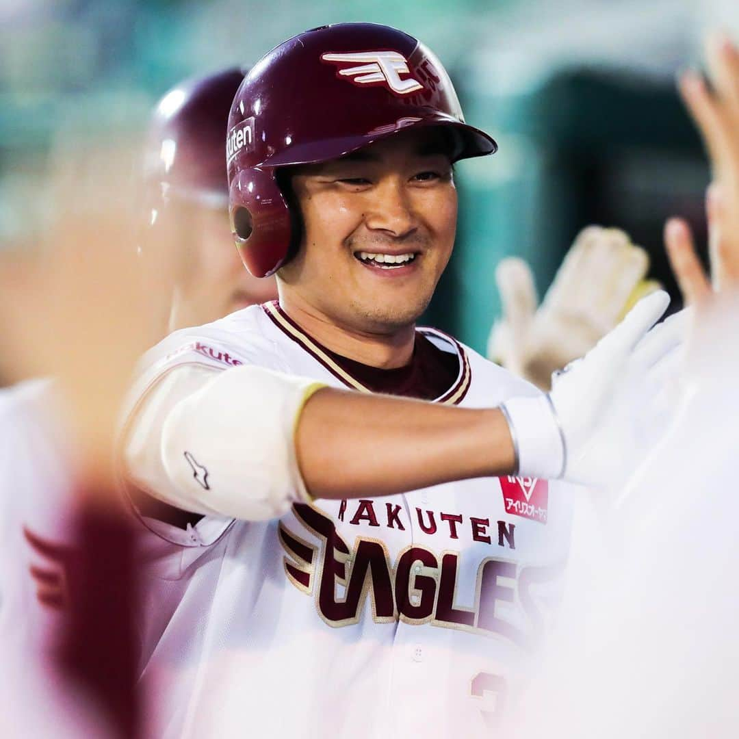 東北楽天ゴールデンイーグルスさんのインスタグラム写真 - (東北楽天ゴールデンイーグルスInstagram)「⚾️ ⚾️E 5-2 M⚾️ 2回に渡邊佳明選手と堀内選手のタイムリーで2点先制‼️ 3回にも銀次選手の4号2ランなどで3点追加👍🏼 投げては先発の美馬選手が6回自責点0の好投で7勝目✨ 連勝でカード頭を取り貯金は3となりました🤩 #rakuteneagles #RESTART #日本一の東北へ #夏スタ #美馬学 #堀内謙伍  #渡邊佳明 #銀次」8月2日 21時38分 - rakuten_eagles