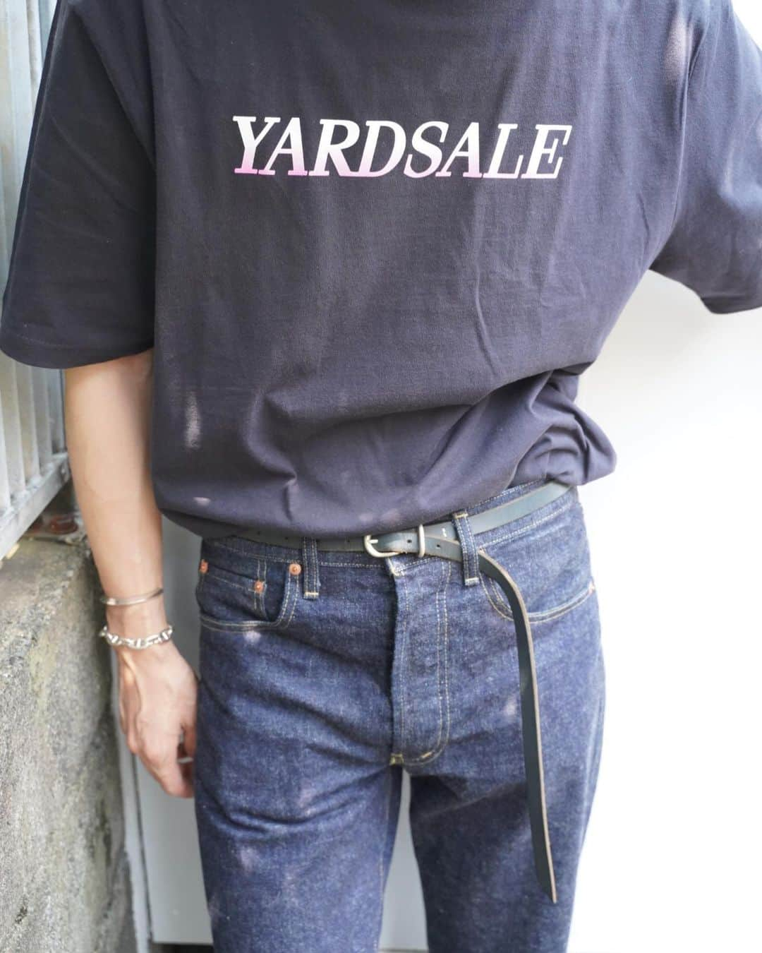 並木一樹さんのインスタグラム写真 - (並木一樹Instagram)「LondonのスケートブランドのYARDSALEのTシャツをタックインしてシンプルに🌿🌿🌿 ・ パンツはリーバイス503の復刻モデルをハイウエストで🕺 ・ #YARDSALE#ヤードセール #ootd#fashion #cons #needles#AURALEE#comoli#オーラリー  #toironie#ct70 #チャックテイラー #ヒザデルパンツ #HDパンツ #ファッションスナップ #ニードルズ #ネペンテス」8月2日 21時42分 - casi_namiki