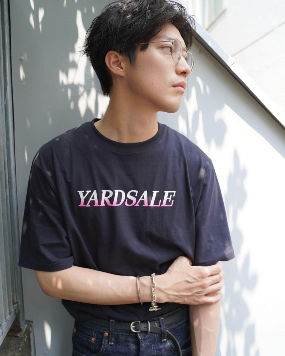 並木一樹さんのインスタグラム写真 - (並木一樹Instagram)「LondonのスケートブランドのYARDSALEのTシャツをタックインしてシンプルに🌿🌿🌿 ・ パンツはリーバイス503の復刻モデルをハイウエストで🕺 ・ #YARDSALE#ヤードセール #ootd#fashion #cons #needles#AURALEE#comoli#オーラリー  #toironie#ct70 #チャックテイラー #ヒザデルパンツ #HDパンツ #ファッションスナップ #ニードルズ #ネペンテス」8月2日 21時42分 - casi_namiki