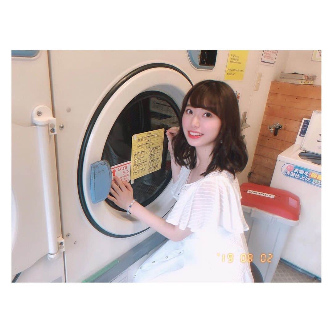 星名あゆみさんのインスタグラム写真 - (星名あゆみInstagram)「嫌なことや、もやもやしたこの気持ちも﻿ ぜんぶ洗濯機につっこんでしまおう  きれいにしちゃおうよ〜ね？😊🌤 ﻿ ・﻿ ・﻿ 撮影中に通りすがりでみつけたコインランドリー。﻿ コインランドリーの映像が使われるかはわからないけど🤣笑 ﻿ ﻿ #instagramjapan #japanesegirls #like4likes #pasha_magazine #アイドル #idol #ヘアスタイル #アイドル #followme #instagood  #ポートレート  #ポトレ #被写体  #コインランドリー #洗濯 #love_bestjapan」8月2日 21時48分 - hoshina_ayumi
